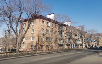 Жилое помещение, эт.1, общ.пл.55,1кв.м., кад.№25:28:040009:2138, адрес: Приморский край, г.Владивосток, ул. Военное шоссе, д. 15, кв. 33, сведения о зарегистрированных лицах: Клычкова Е.С., Зайцева А.С., Клычкова Р.С., задолженность по капремонту на 27.02.2026 - 62 992,64руб., пеня - 33 451,92руб., соб-к Клычкова Е.С.